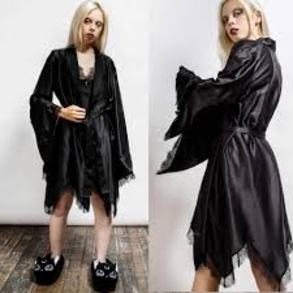 Killstar Devil's Lullaby Satin Robe [B] [PLUS]